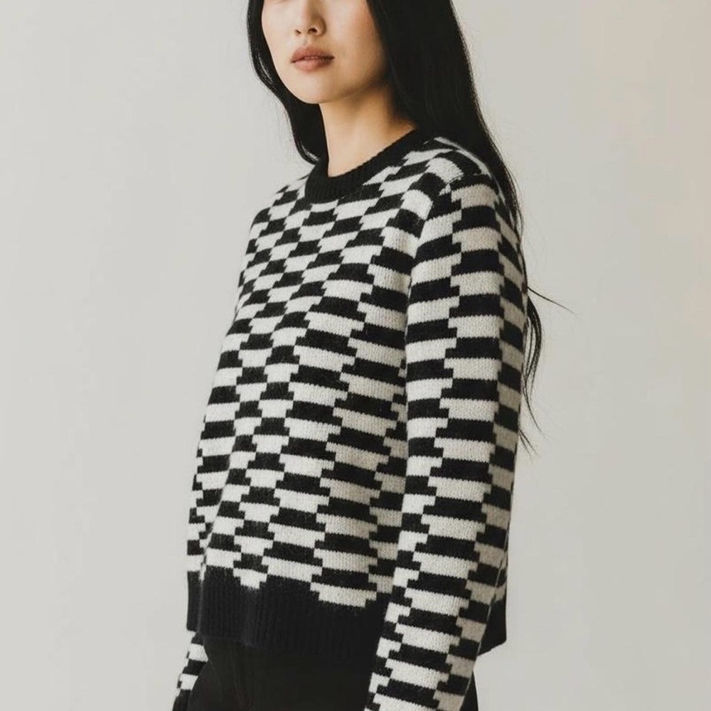 Lisa Says Gah Black and White Checkers Geometric Crewneck Sweater